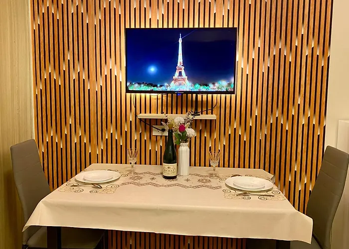 Staycation In Pasay By Mi Aparthotel Manila